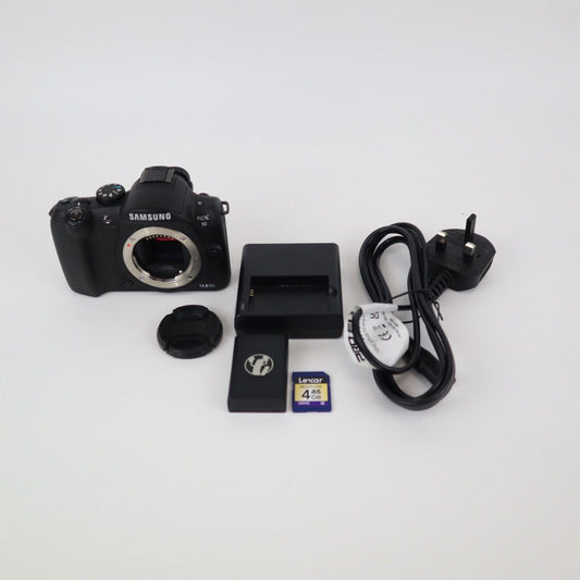 Samsung NX10 14.6MP Digital Camera Body - 24HR POSTAGE