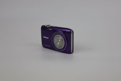 Nikon Coolpix S3100 14MP Digital Camera - FULL KIT - Next Day Post