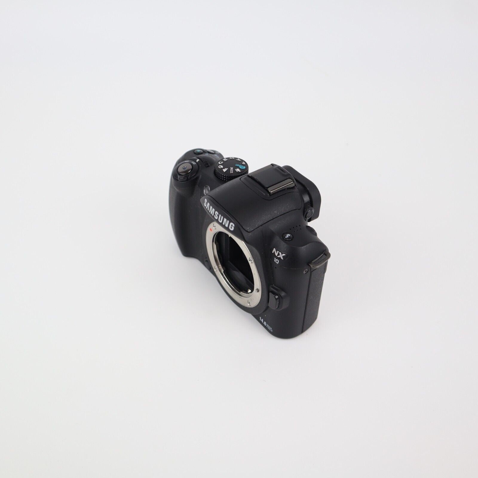 Samsung NX10 14.6MP Digital Camera Body - 24HR POSTAGE