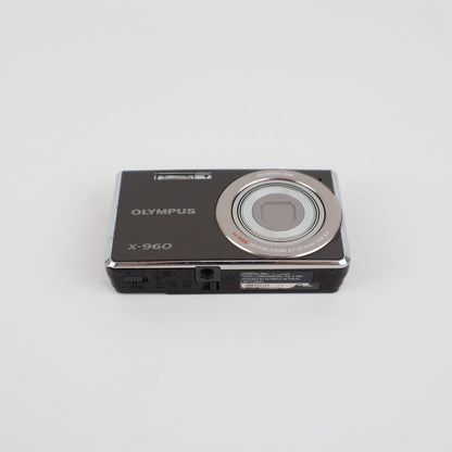 Olympus X-960 Digital Camera 14MP  - Full Kit - Next Day Post