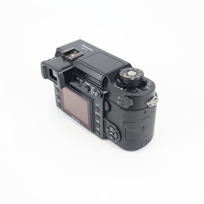 Panasonic DMC-L1 Camera Body - (Leica Digilux 3) - 2K Shutter Count -24HR POST