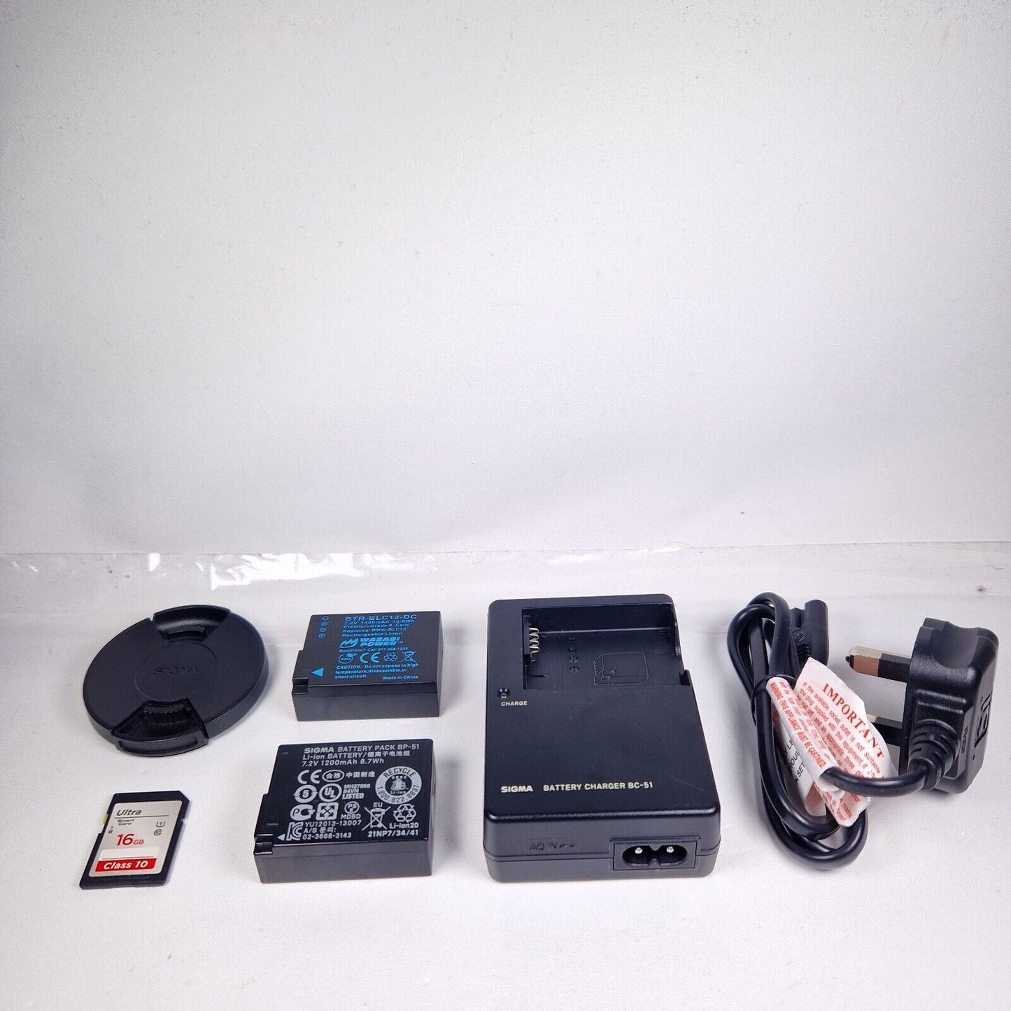 Sigma DP2 Quattro 29MP Digital Camera - FULL BUNDLE- 24HR POST