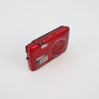 Nikon Coolpix S4200 Digital Camera Red - NEW Boxed - 24HR Postage